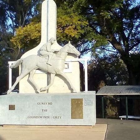 Pioneer Motel Goondiwindi Esterno foto